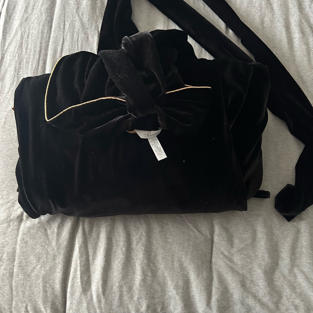 Soma Black Velvet and Gold Satin Robe - Picture 4 of 5